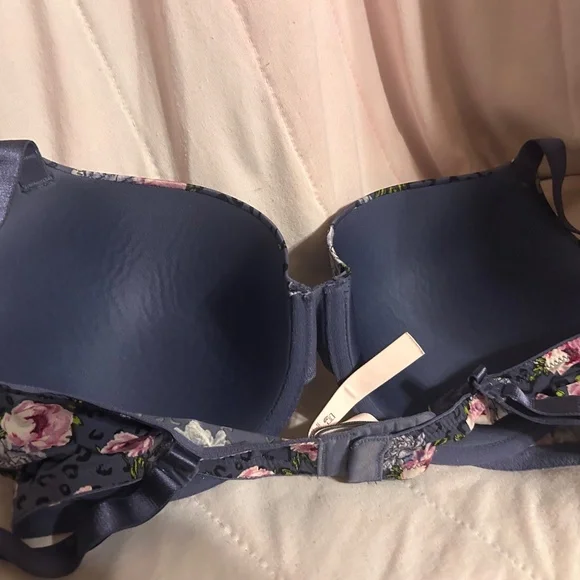 Victoria's Secret Lined Demi 38D Floral Pattern Bra - Picture 2 of 4